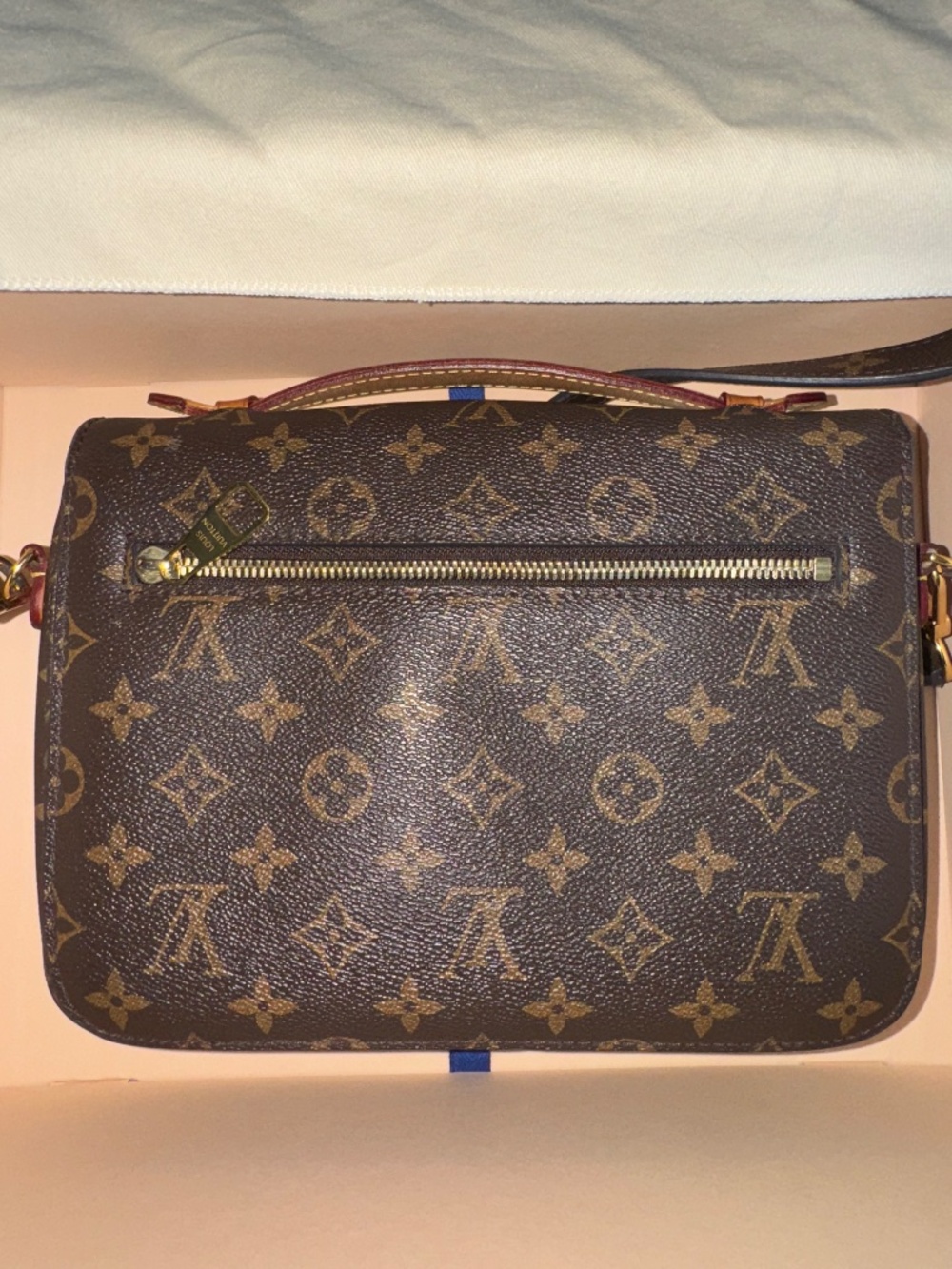 "Authentic Louis Vuitton Monogram Pochette Métis - Good Condition" - Picture 5 of 16
